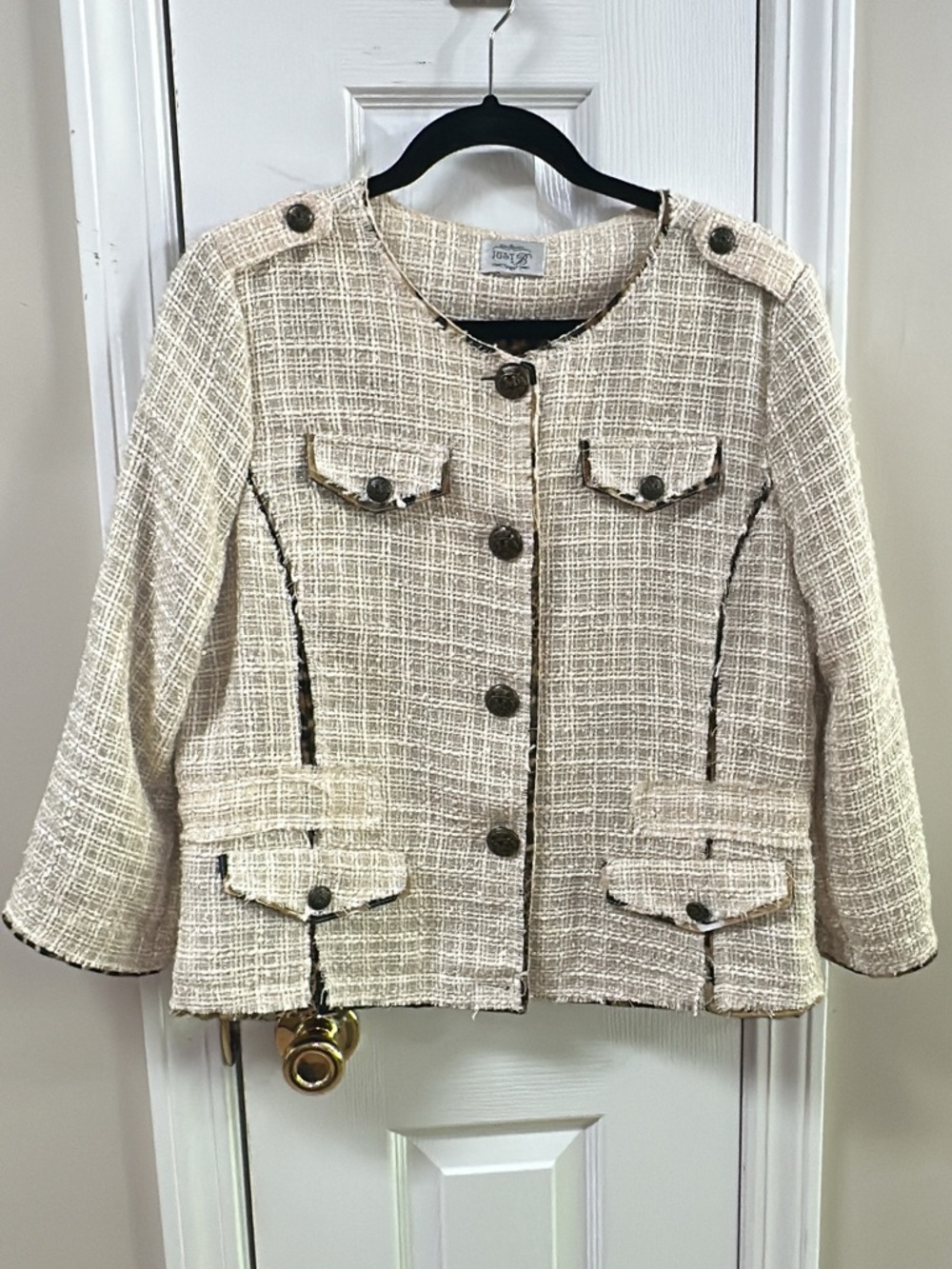 Cream Tweed Collarless Blazer Jacket-no size tag- pit to pit 21 (mix23)